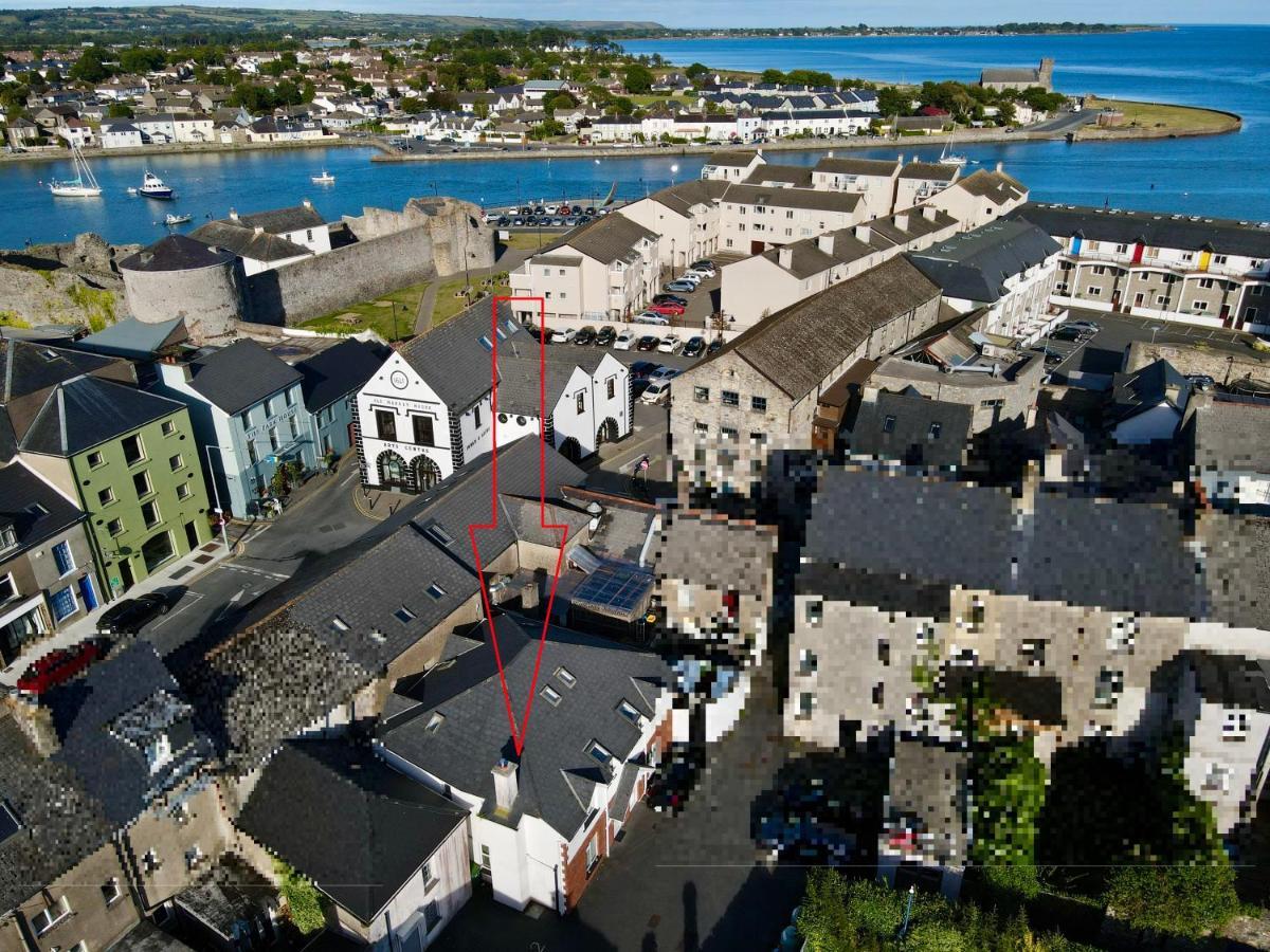 Two Bedroom Townhouse In The Heart Of Dungarvan Дангарван Экстерьер фото
